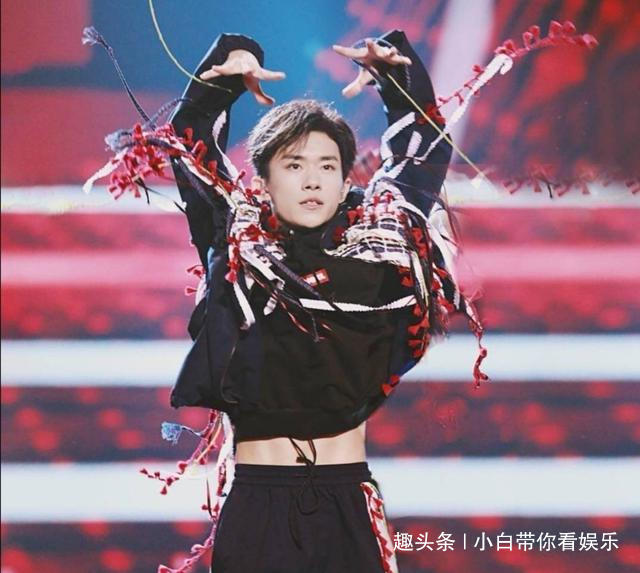 娱乐圈中的“男腰精”，王一博令人羡慕，看到千玺：不敢看