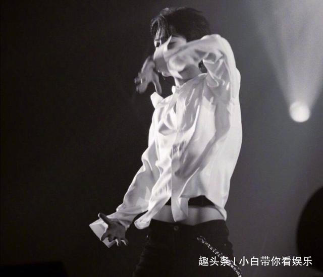娱乐圈中的“男腰精”，王一博令人羡慕，看到千玺：不敢看