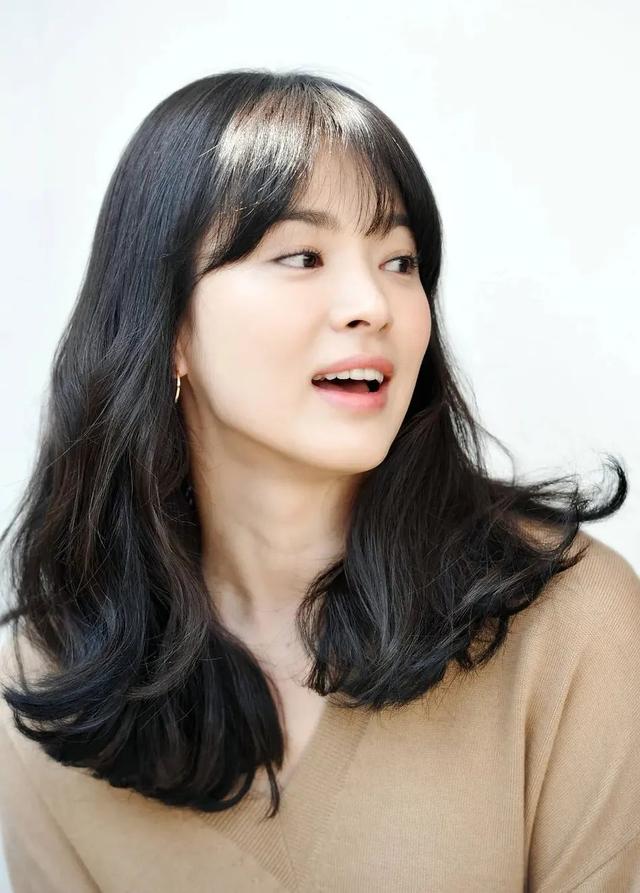 她是首位亚洲大火韩国女星！经历婚变仍肤白娇嫩美若天仙