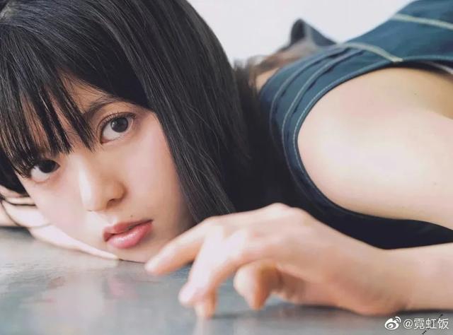 日本“神选美少女”斋藤飞鸟！混血丽人肌肤白嫩玉腿修长