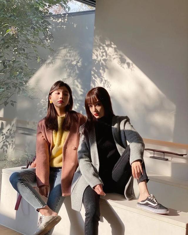 李小璐出轨离婚后晒侧颜照引热议！下巴前突疑似整容