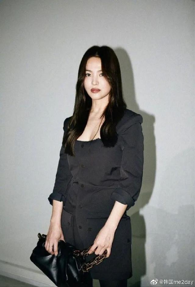 她是首位亚洲大火韩国女星！经历婚变仍肤白娇嫩美若天仙