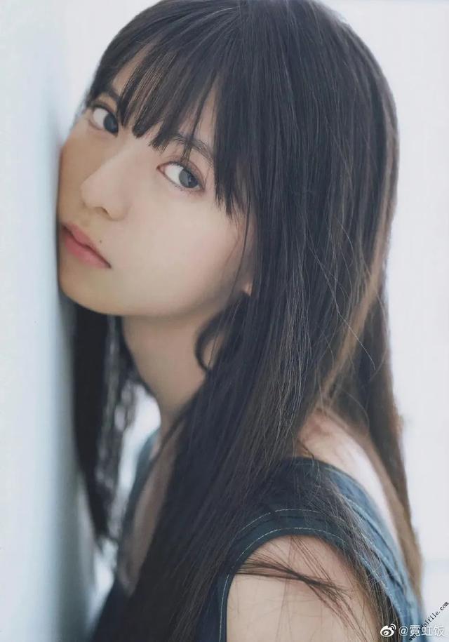 日本“神选美少女”斋藤飞鸟！混血丽人肌肤白嫩玉腿修长