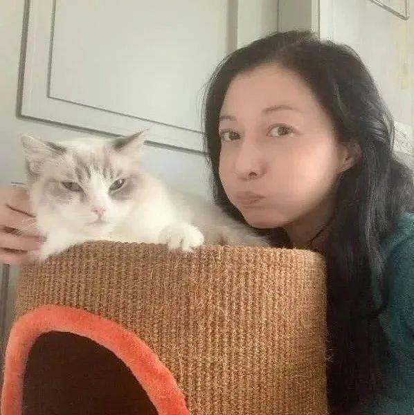 吴绮莉发文想抱孙子，暗示原谅女儿卓林，开始接受外籍“儿媳妇”