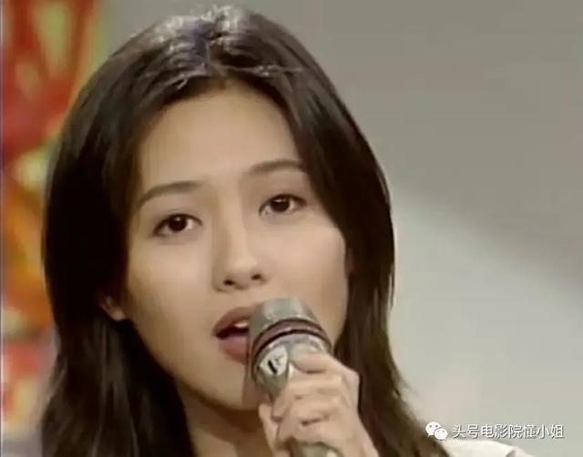 丑小鸭变白天鹅！一代女神李丽珍22岁女儿晒近照，仍难敌母亲美貌