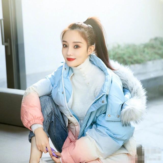 39岁的李小璐默默居家健身，灵气溢满屏，网友称又似“整容”