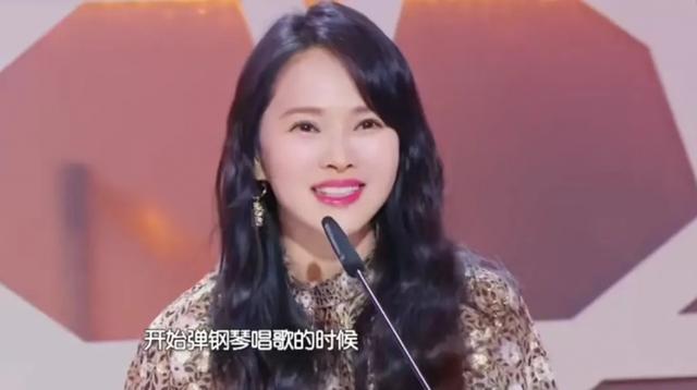 50岁上下的女星，许晴伊能静刘若英都驻颜有术，但张庭才是真冻龄