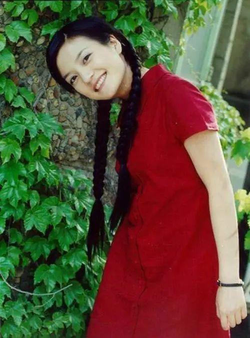 从小燕子爆红嫁入富门转型！赵薇昔日经典角色美出新高度