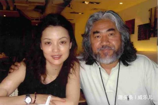 张纪中：与妻互曝混乱私生活，离婚分她3个亿，今移居国外享清福