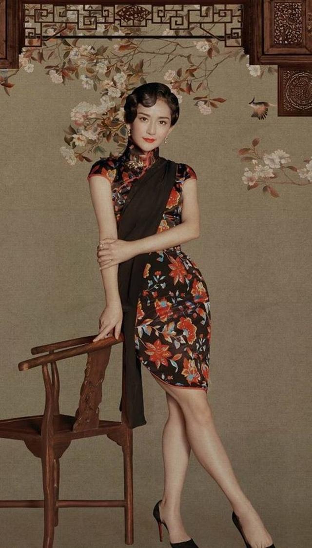 真正见过世面的女人，很少会走清纯路线，看看谢娜，女人味挡不住