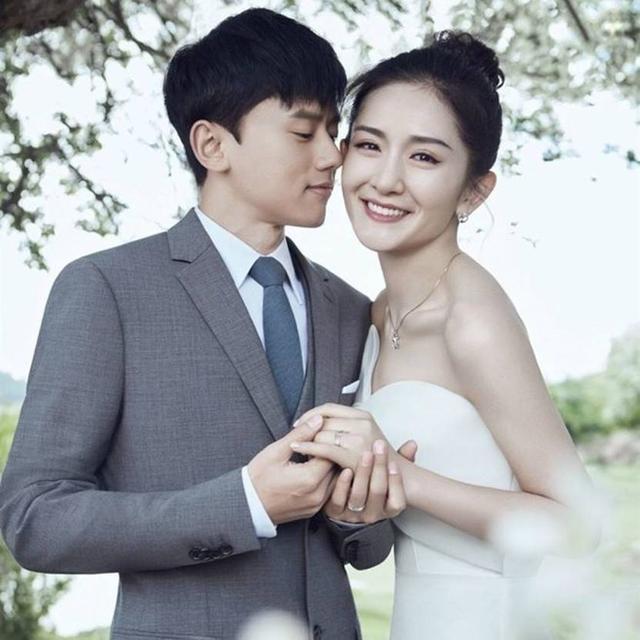真正见过世面的女人，很少会走清纯路线，看看谢娜，女人味挡不住