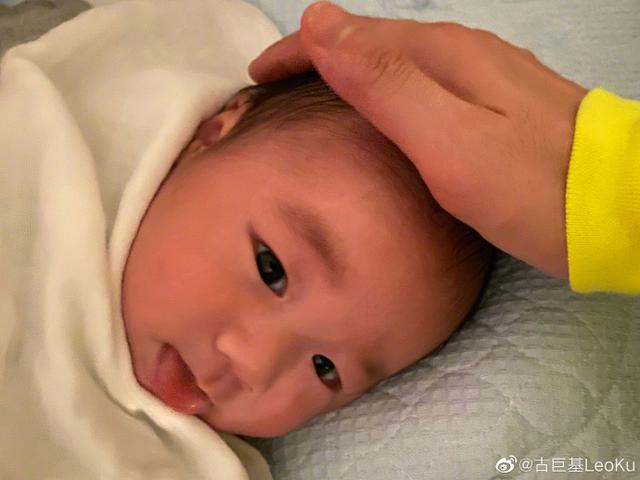 古巨基首晒儿子Kuson正面照,大方公布孩子的英文名和含义