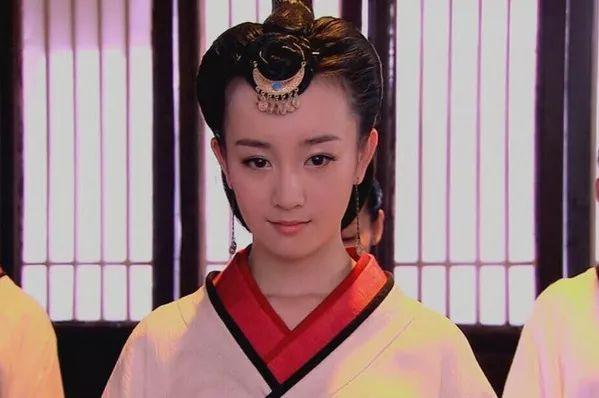 金恩圣离婚后爱上张檬？张萌讽刺她整容？于正暗喻内幕