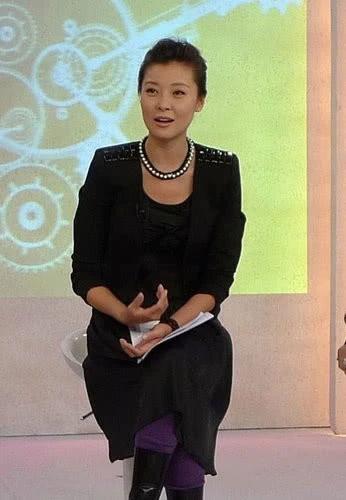 任性的柯蓝：放弃8年主持事业，插足黄志忠婚姻，今48岁仍未婚