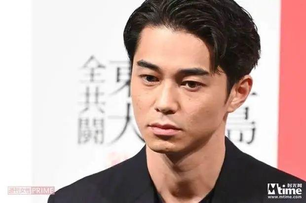 怀三胎时出轨唐田英里佳！日本女星杏要与东出昌大离婚