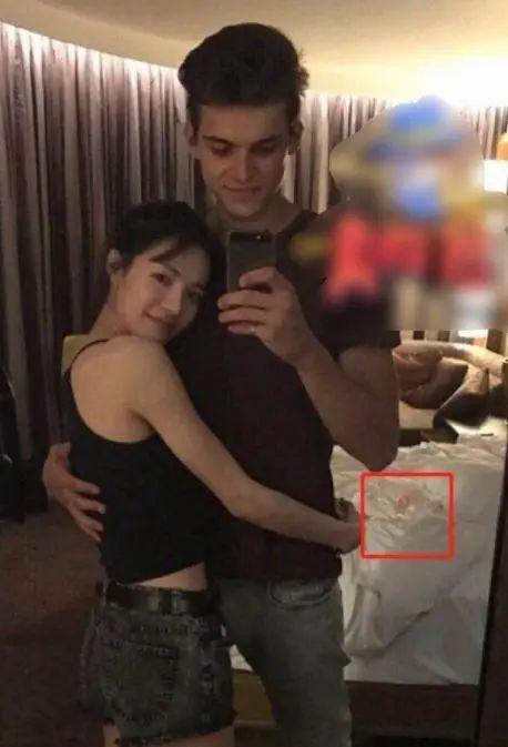钟楚曦与俄国帅哥前男友亲密照？大V直播爆料被迫中断