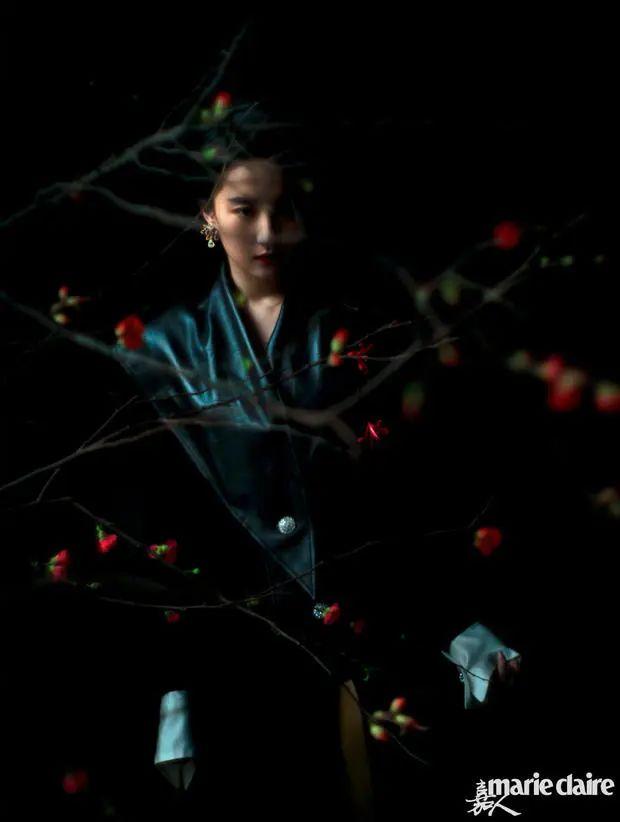 当红美女刘亦菲高贵冷艳写真！肤白貌美红唇娇嫩大长腿