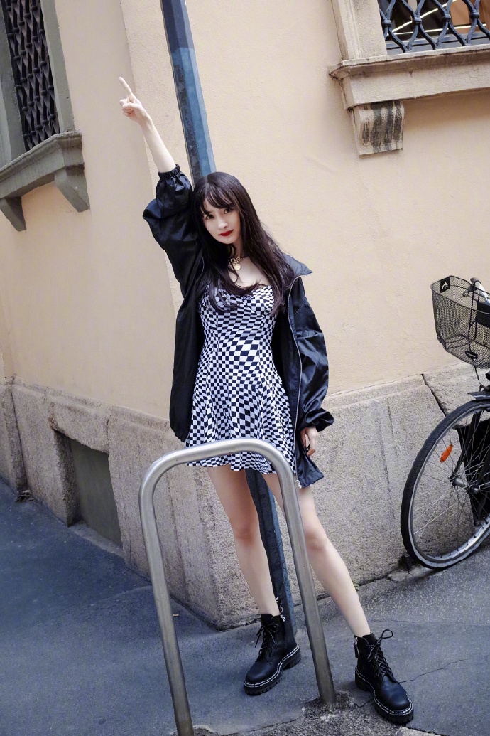 728d6399gy1gdpu9o8w2sj214t1p8b29.jpg