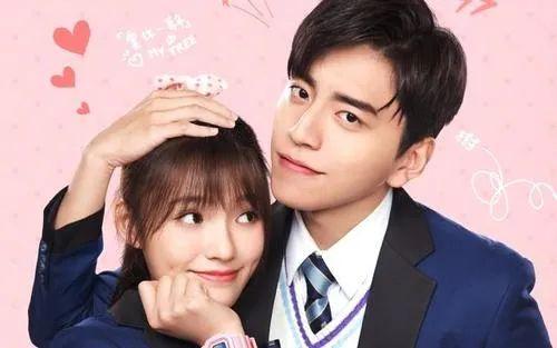 18岁当上星女郎恋过宋威龙冯绍峰！林允曾甜美惹人爱？