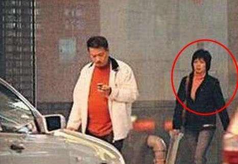 与周星驰闹不和？和周润发借钱被拒，有过三段情的吴孟达也风流