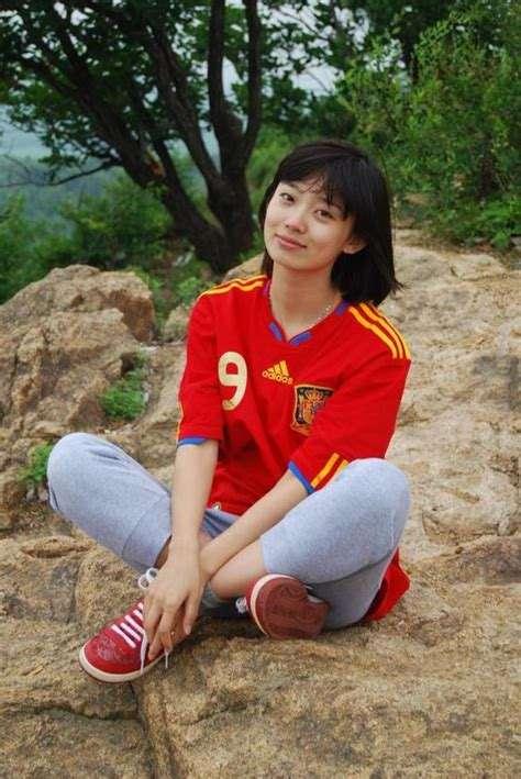 央视主持李七月，可入你眼？拥趸者众且才貌双全