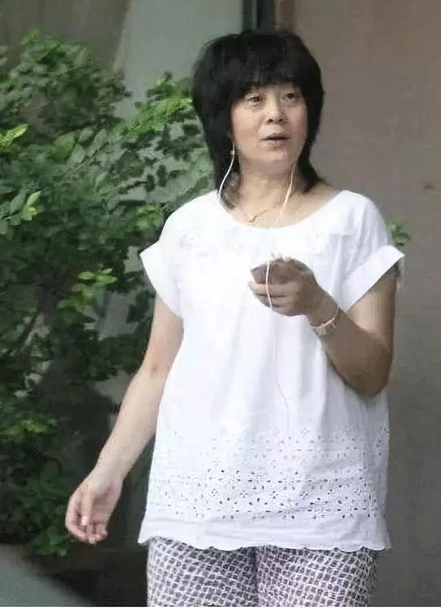 娱乐圈中好老公，葛优与妻子携手33年，从无绯闻