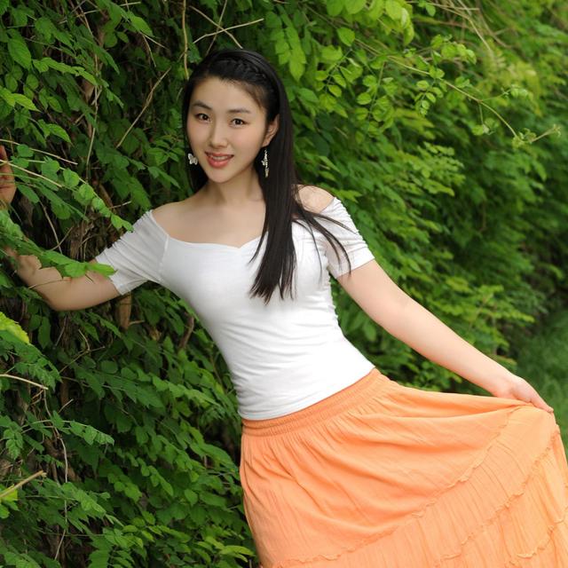 23岁火遍全国，如今51岁街头卖唱，尹相杰如何把一手好牌打烂？