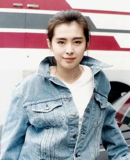 王祖贤与齐秦，纠缠15年不得善果，现已遁入空门
