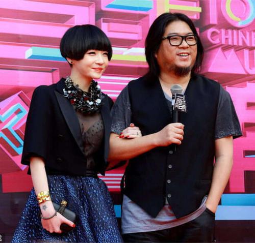 高晓松与前妻徐粲金，离婚的理由是：我感到不快乐