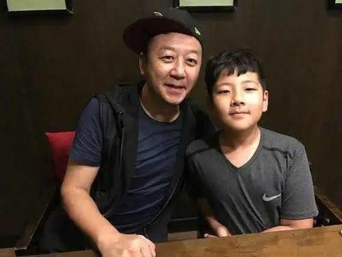 51岁郭涛出书自曝打女人！不娶爱慕虚荣女演员怕出轨